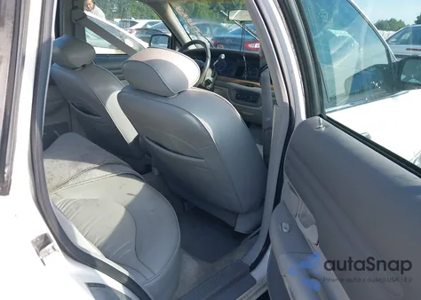 1997 Ford Crown Victoria Lx z USA, uszkodzony, nr VIN 2FALP74WXVX103635